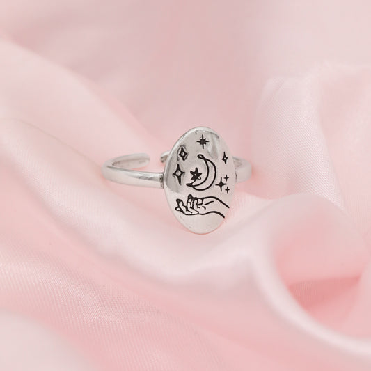 Vintage Celestial Hand Tarot Ring